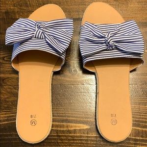 Blue & White stripe bow sandals 7/8